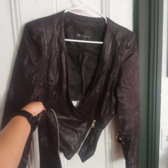 Faux leather jacket with two different reversible zip design - Picture 2 of 7